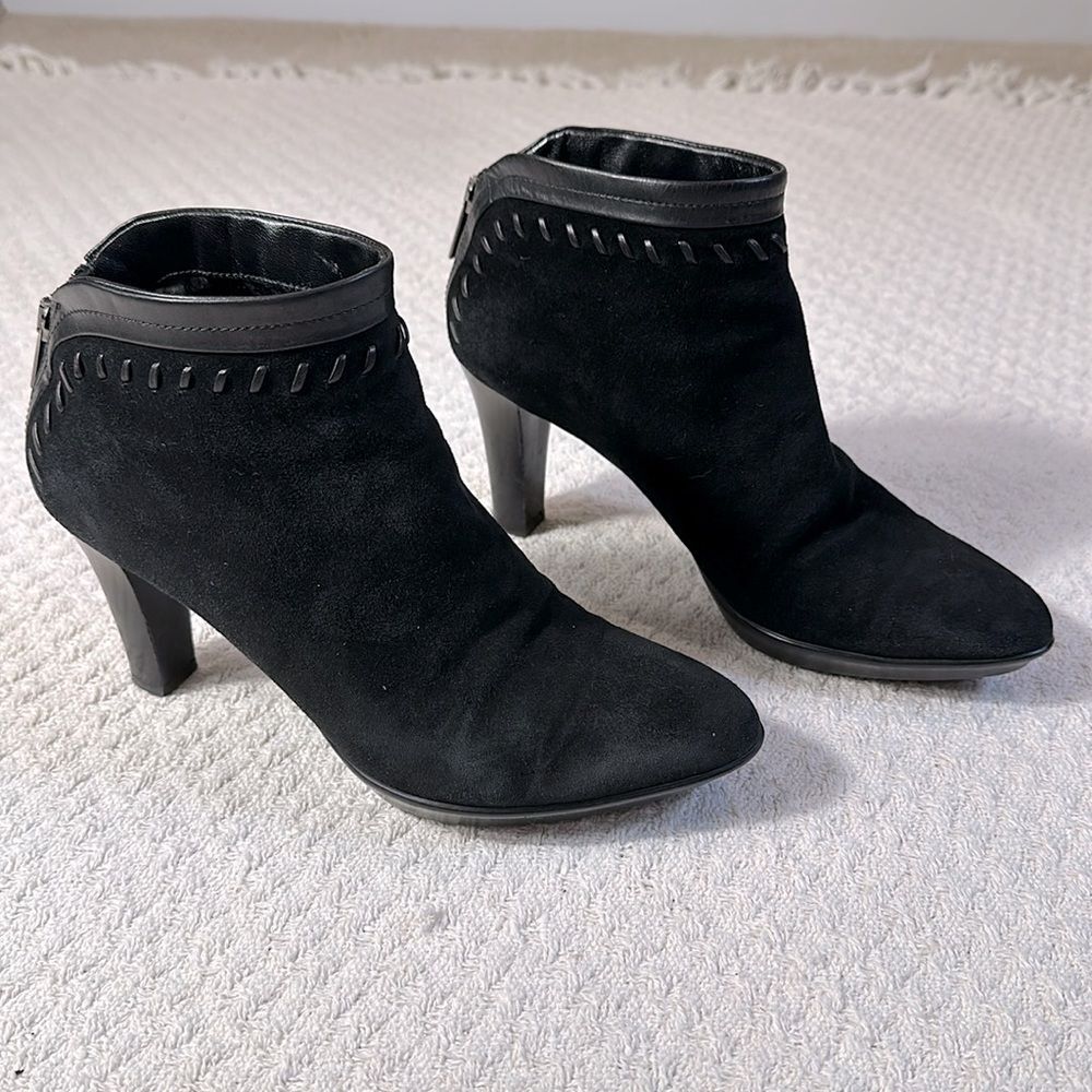 Aquatalia Riley Suede Waterproof Women Booties Size 8